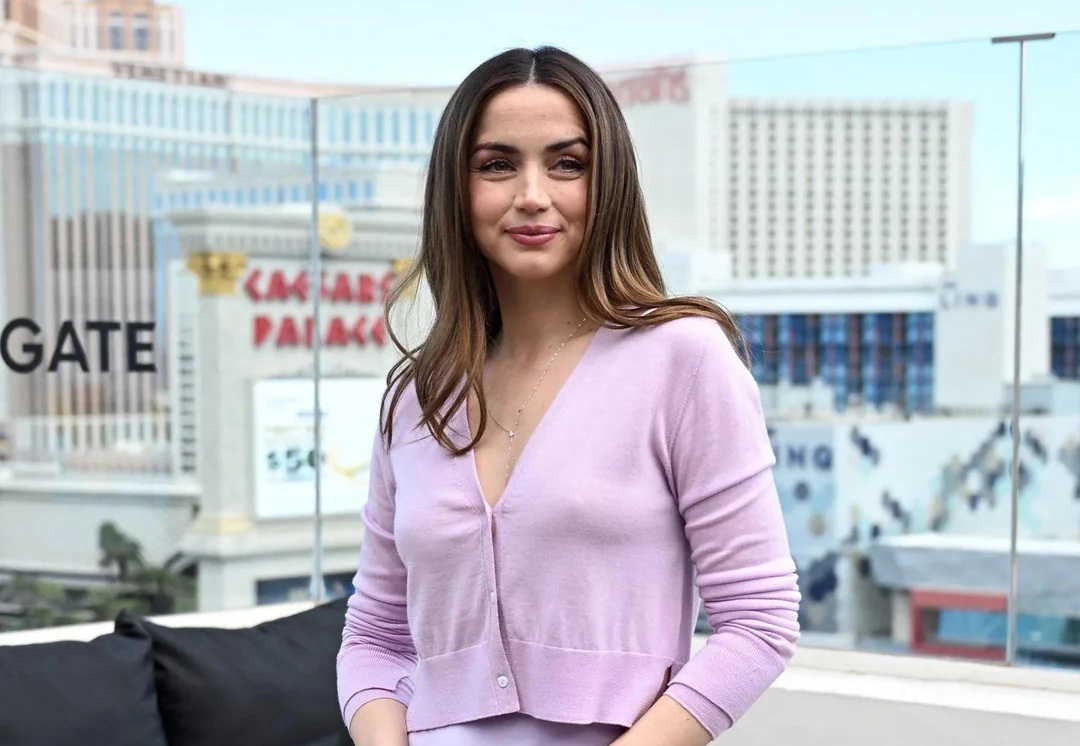 Ana de Armas Brings Soft Glamour to CinemaCon 2025 in Lilac Ensemble