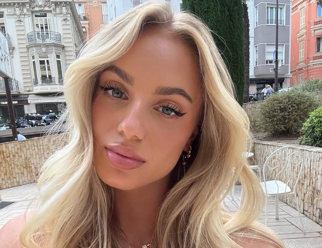 Ana Marković Stuns in “Summer in Monte-Carlo” Photo Drop
